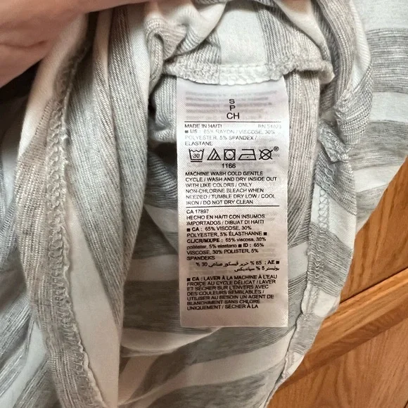 Old Navy Light Gray and white Striped Long Sleeve Top, EUC, Size S - Picture 5 of 5